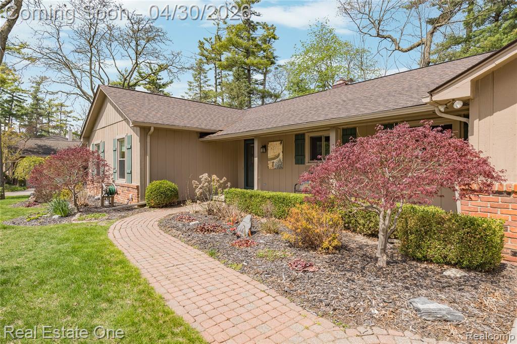 2748 Armstrong Drive, Lake Orion, MI — Photo 59