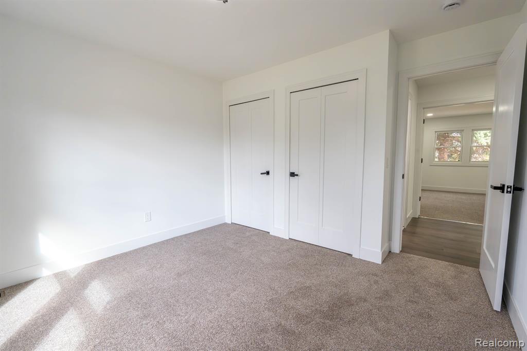 822 DAHLIA Lane, Rochester Hills, MI 48307 — Photo 34