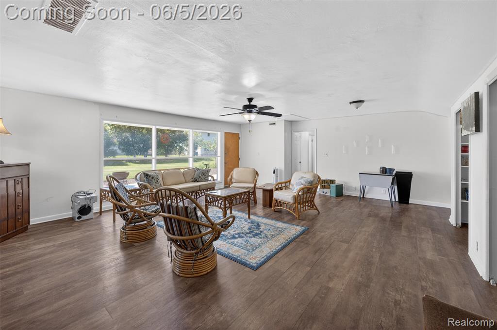7174 Meadowvue Drive, Grand Blanc, MI 48439 — Photo 11