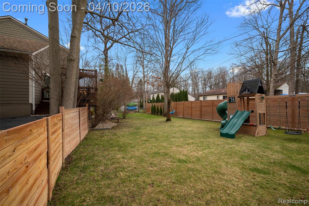 471 Hillson Drive, Waterford, MI 48327 — Photo 33