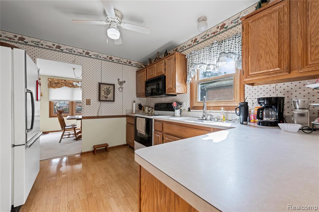 4660 Royal Cove Drive, 5, Utica, MI 48316 — Photo 10