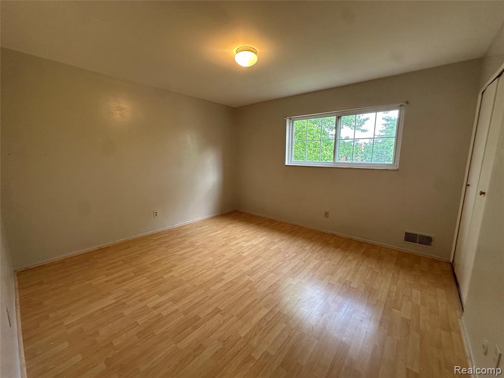 628 E Fox Hills Drive, Bloomfield Hills, MI 48304 — Photo 9