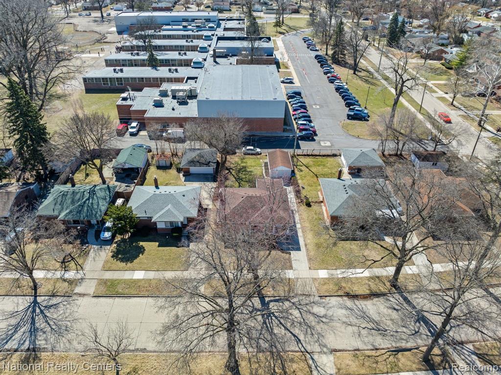 8875 KENBERTON Drive, Oak Park, MI 48237 — Photo 37