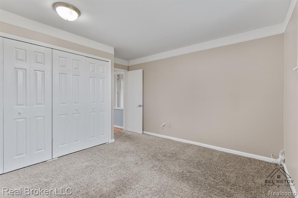 8140 CRESTVIEW Drive, Sterling Heights, MI 48312 — Photo 18