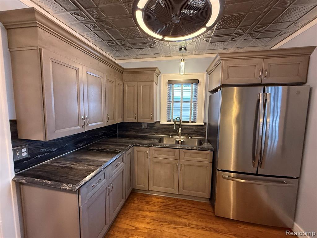 416 Burroughs Avenue, Flint, MI 48507 — Photo 11