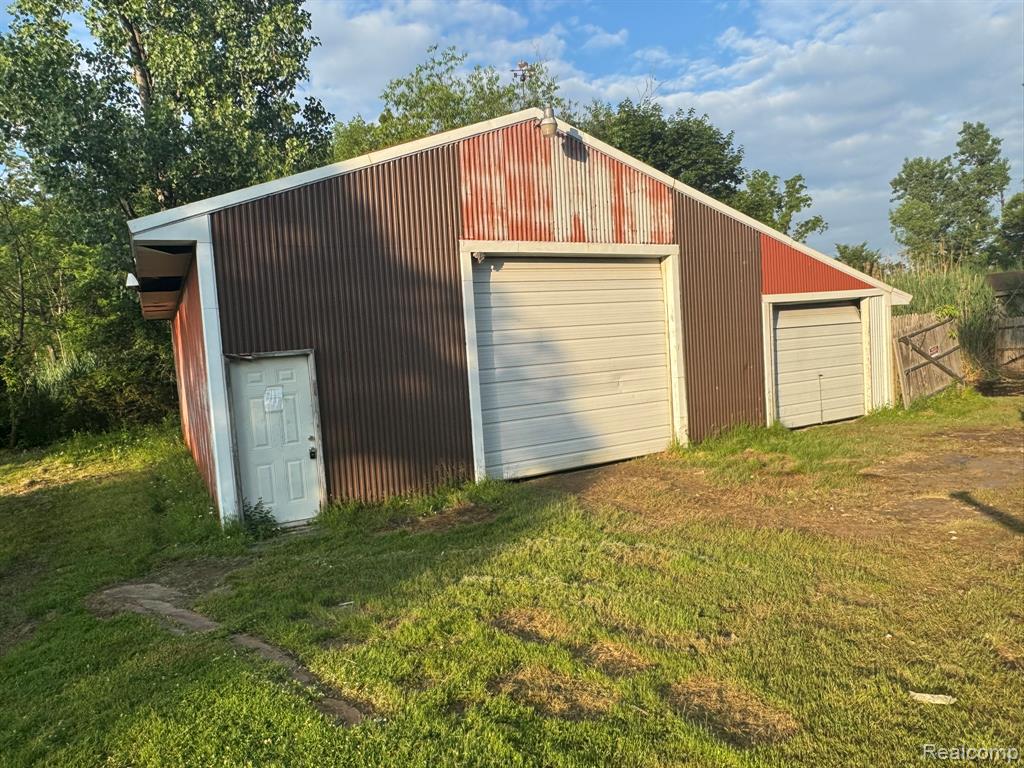 9910 Highland Road, White Lake, MI — Photo 7