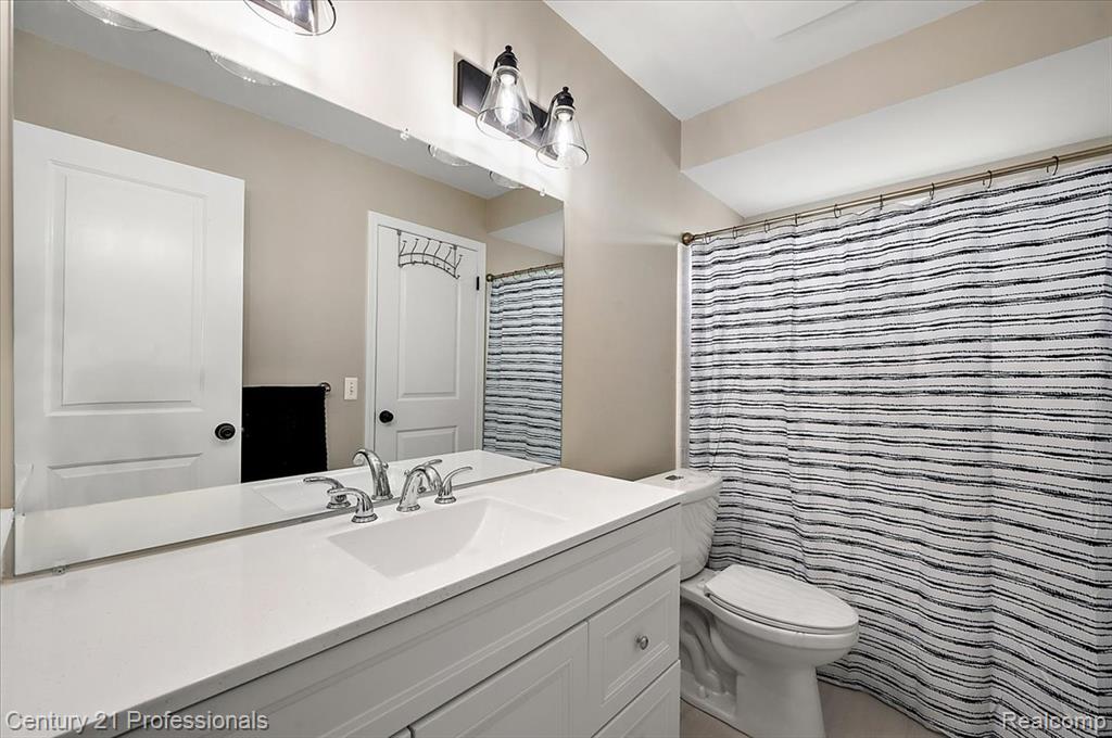 43587 Petrucci Drive, Clinton Twp, MI 48038 — Photo 28