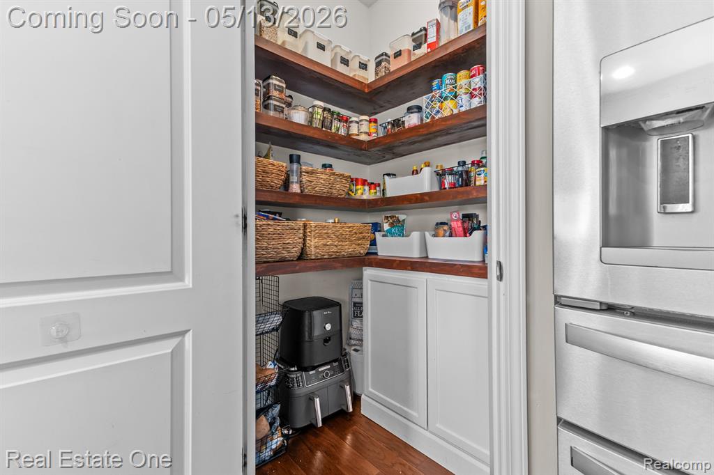 2057 Warbler Court, Commerce Twp, MI 48382 — Photo 10