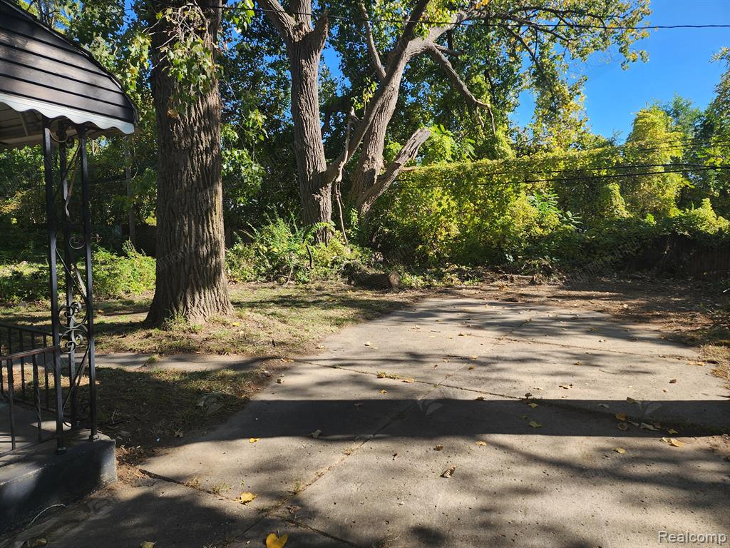 1139 S BASSETT Street, Detroit, MI 48217 — Photo 4