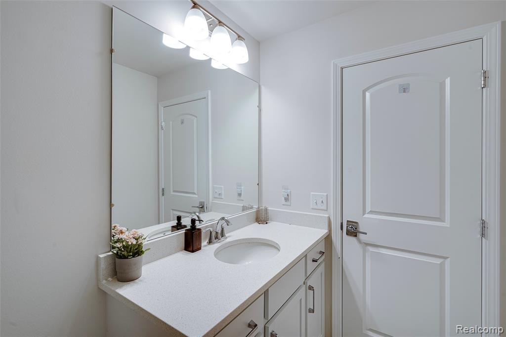 606 Angus Lane, Saline, MI 48176 — Photo 33