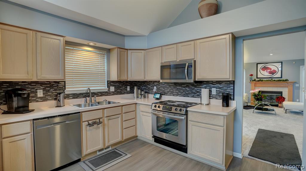 5077 PRESTONWOOD Lane, Flushing, MI 48433 — Photo 22