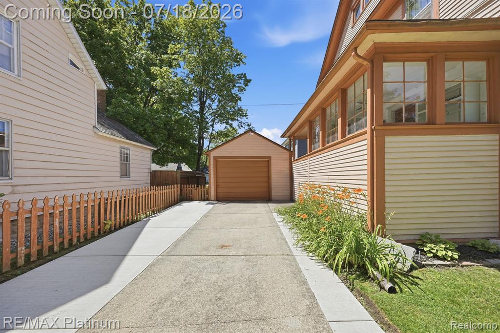 621 N Court Street, Howell, MI 48843 — Photo 55