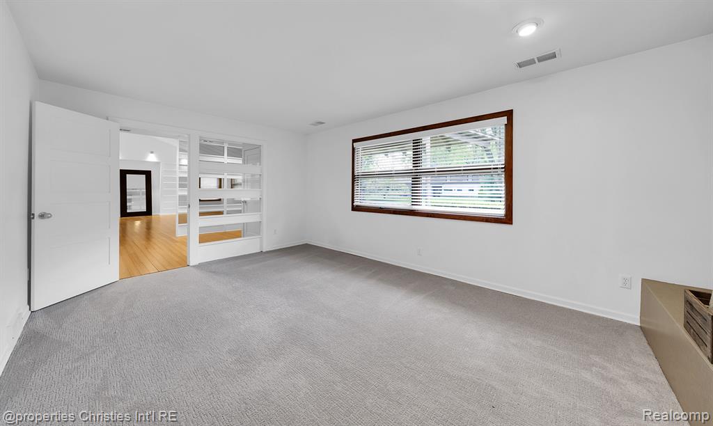 561 Yorkton Lane, Bloomfield Hills, MI 48304 — Photo 7