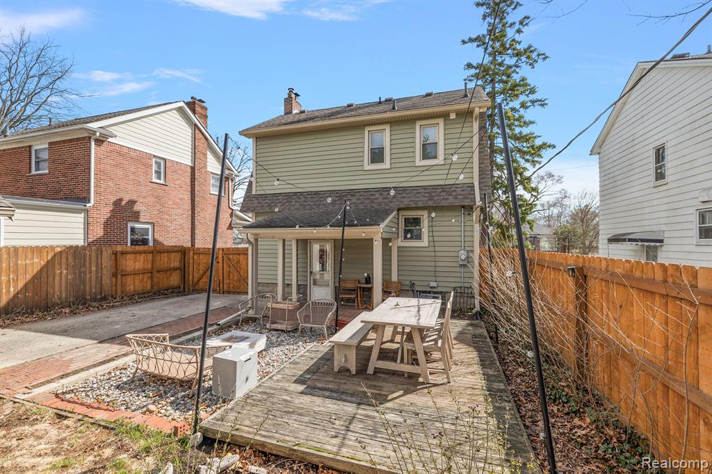 915 FARMDALE Street, Ferndale, MI 48220 — Photo 20