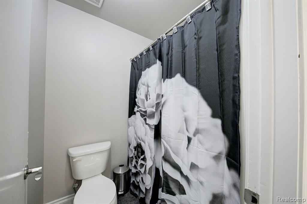 3978 CHANDA, Highland, MI 48356 — Photo 35