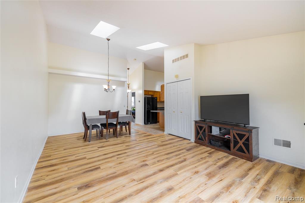 23342 Stiles Court, Trenton, MI 48183 — Photo 5