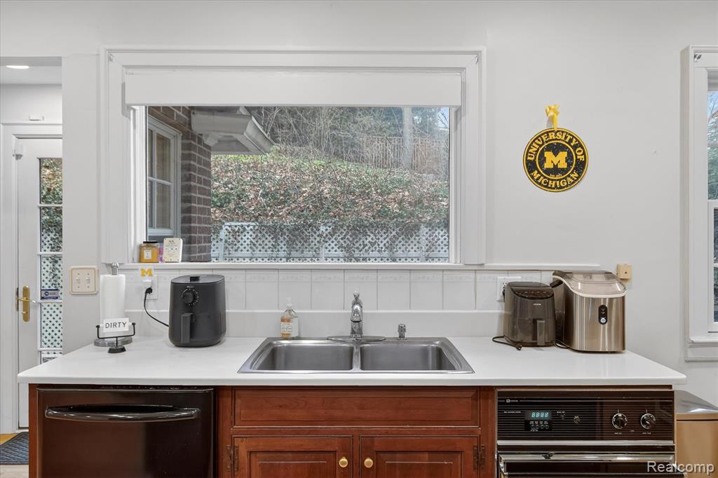 2307 Hill Street, Ann Arbor, MI 48104 — Photo 18