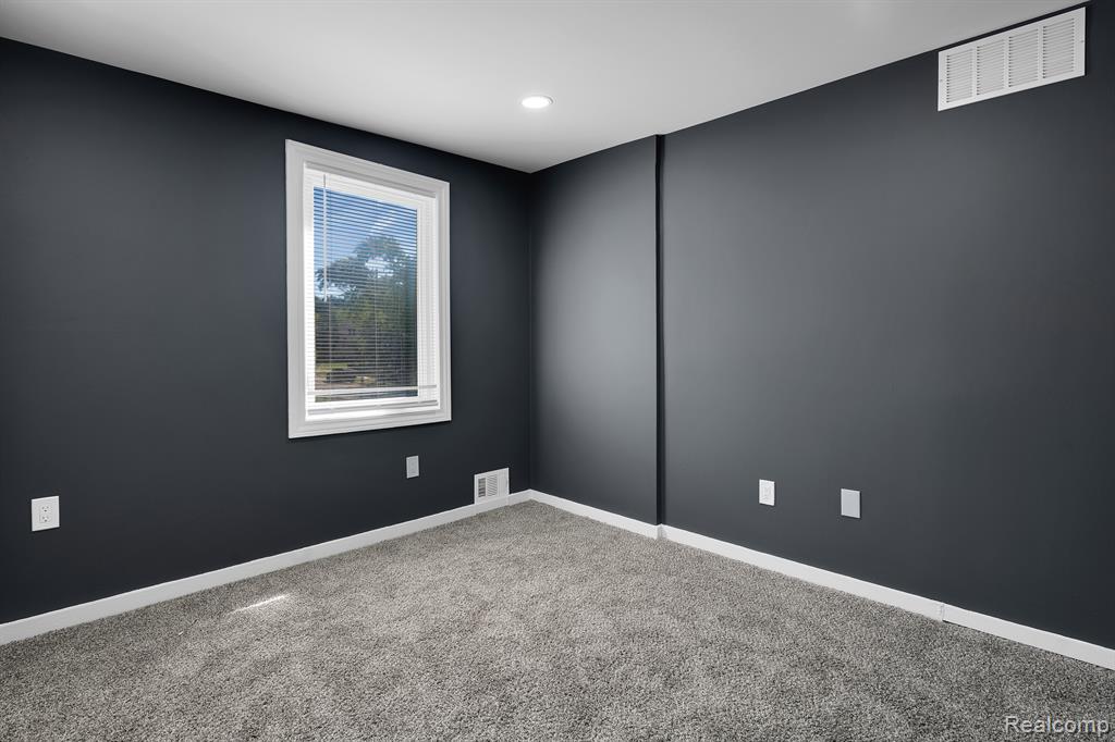 53 OAKHILL Street, Pontiac, MI 48342 — Photo 10