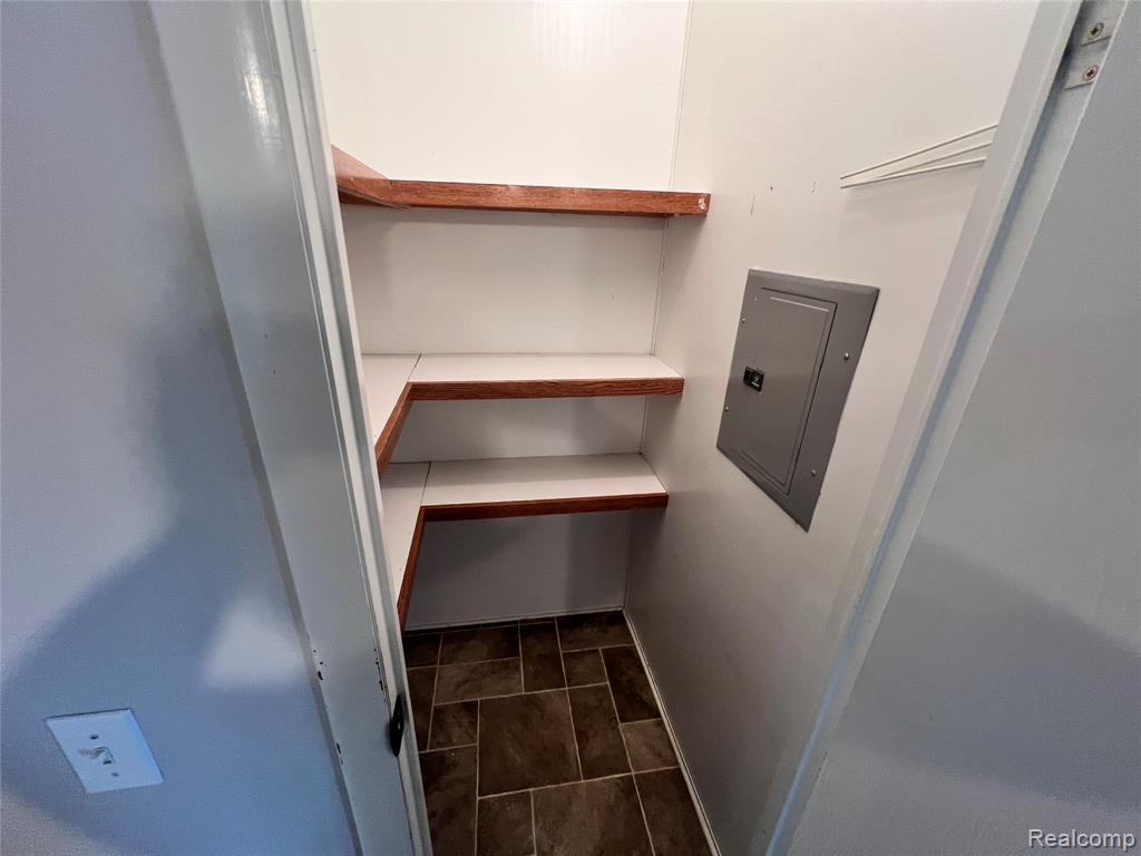 415 Weeping Willow, Flint, MI 48506 — Photo 5