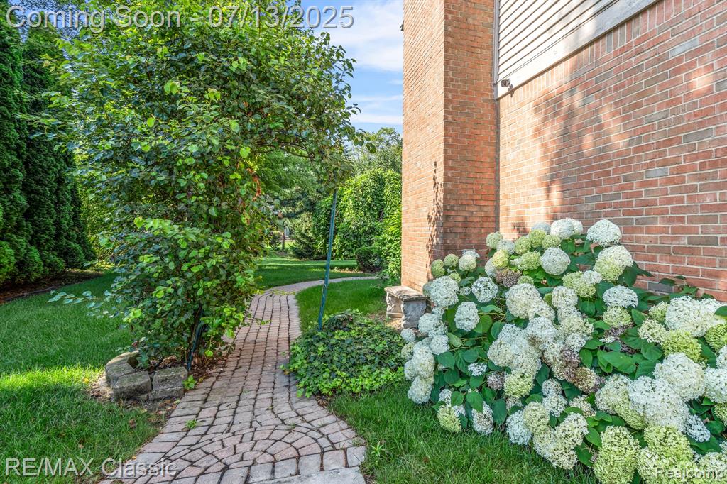 45450 Fountain View Drive, Canton, MI 48188 — Photo 5