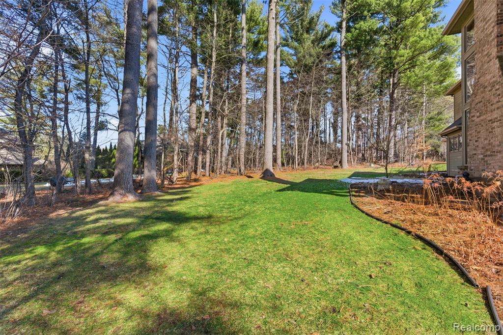 5306 Hidden Pines Court, Brighton, MI 48116 — Photo 39