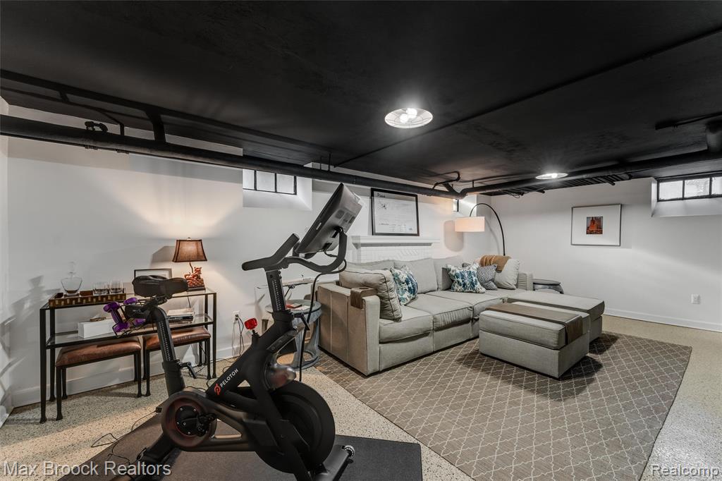 1425 Bedford Road, Grosse Pointe Park, MI 48230 — Photo 41