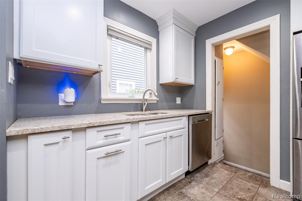 807 Vermont Avenue, Royal Oak, MI 48067 — Photo 11