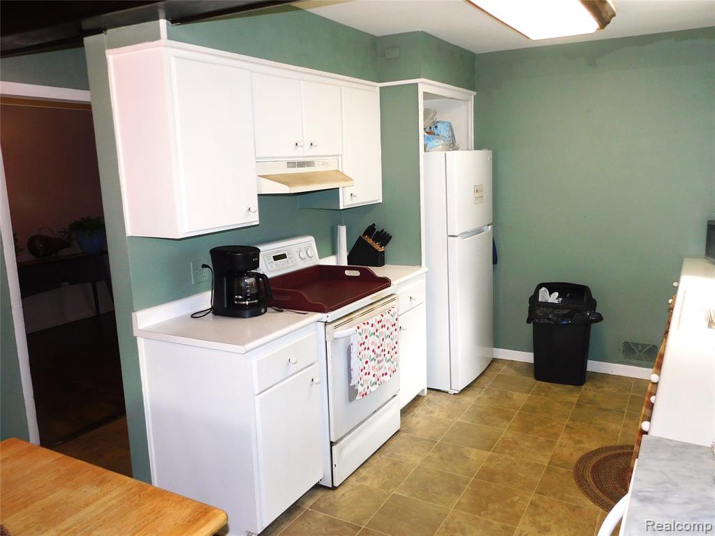 825 Pettibone Avenue, Flint, MI 48507 — Photo 12