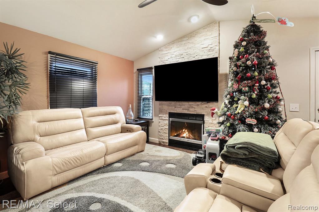 41952 King Edward Court, Clinton Twp, MI 48038 — Photo 5