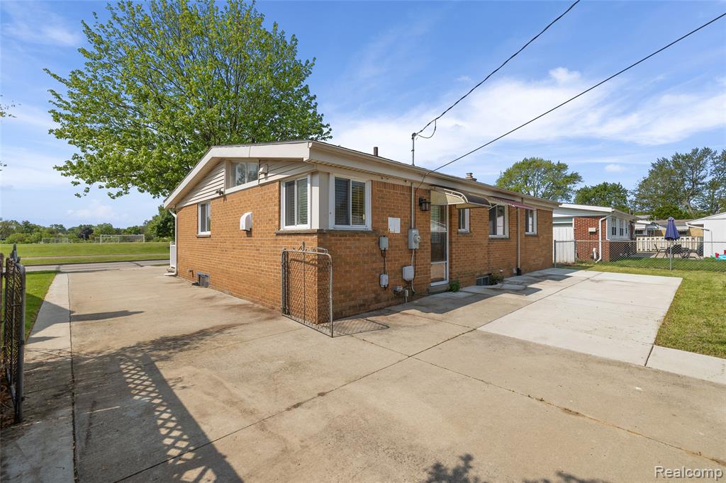 5115 Arden Avenue, Warren, MI 48092 — Photo 15