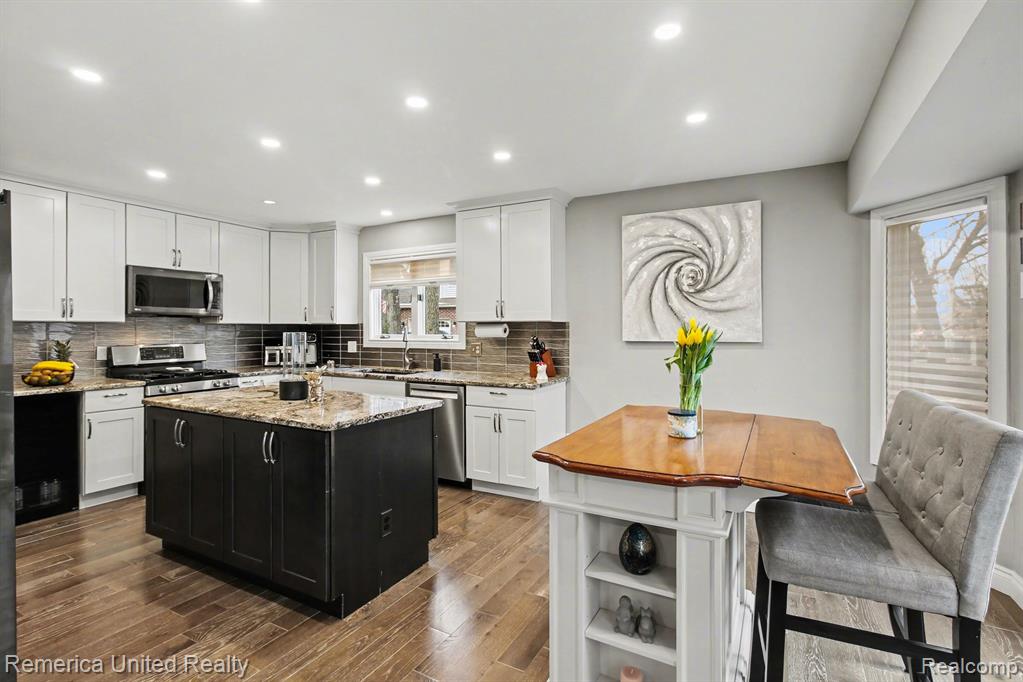 7719 PARTRIDGE HILL Drive, Brighton, MI 48116 — Photo 4