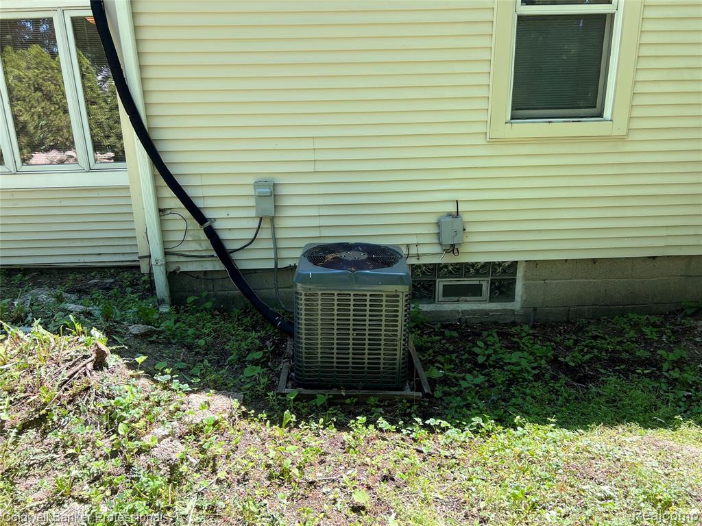 19925 Negaunee, Redford, MI 48240 — Photo 55