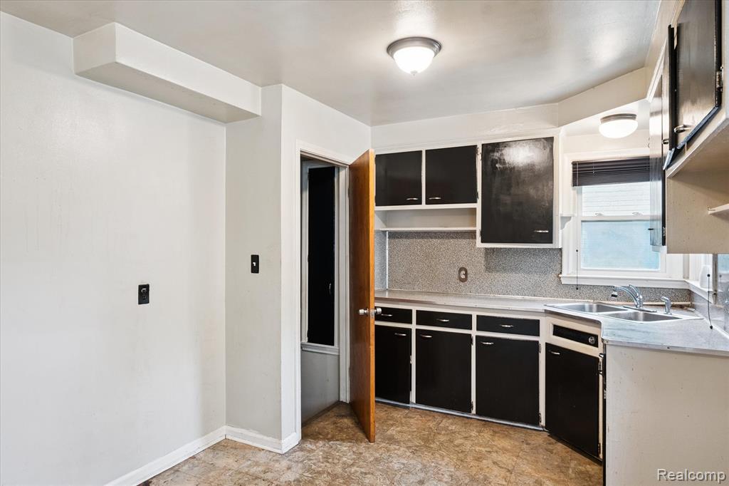 752 John Daly Street, Inkster, MI 48141 — Photo 12