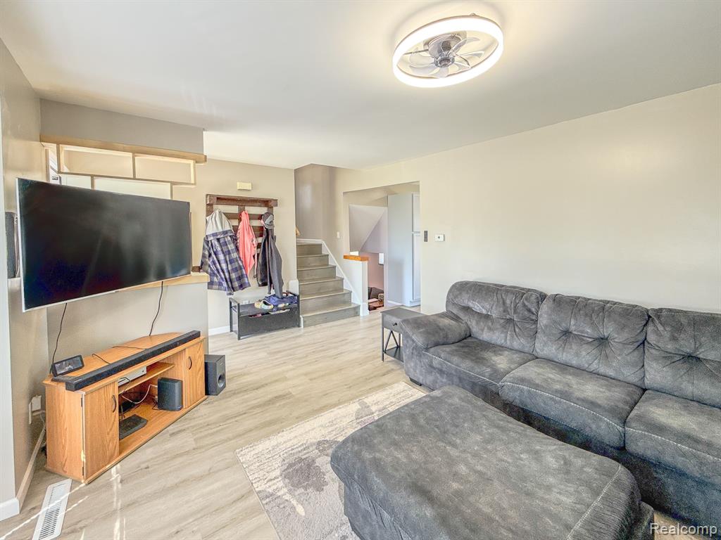5505 FLORIA Drive, Swartz Creek, MI 48473 — Photo 10