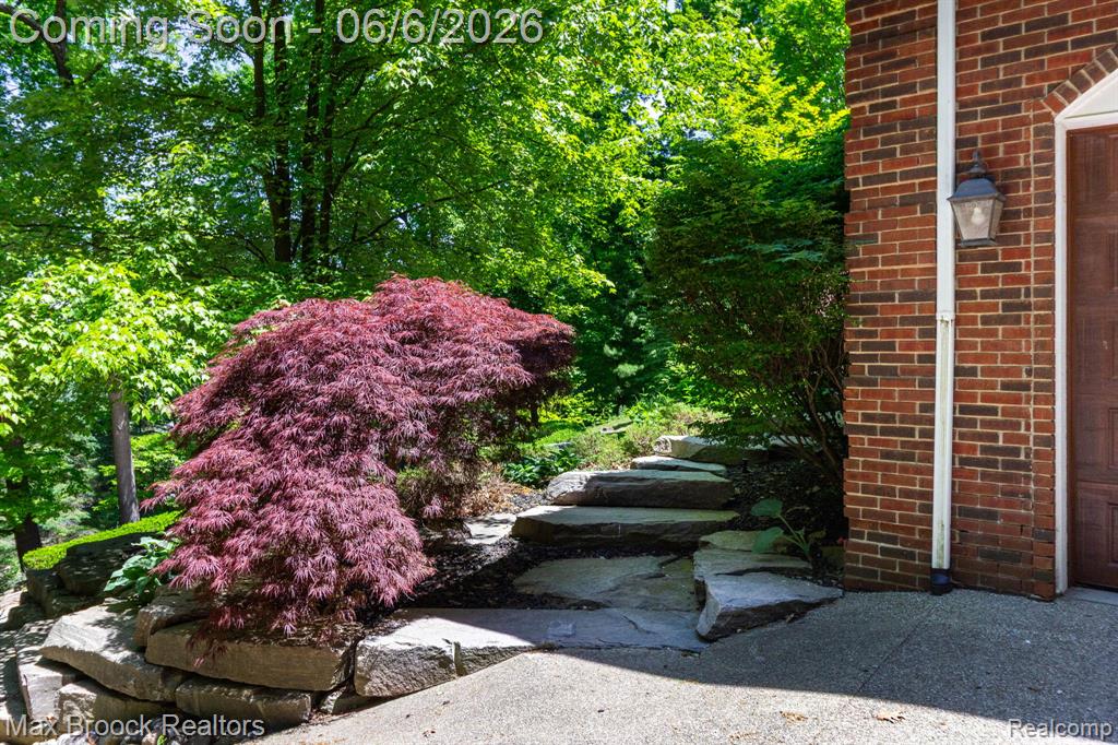 6604 College Park, Clarkston, MI — Photo 6