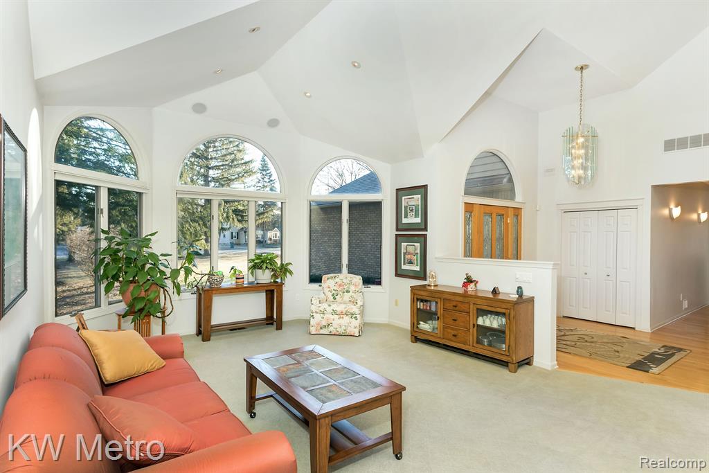 685 TRINWAY Drive, Troy, MI 48085 — Photo 5