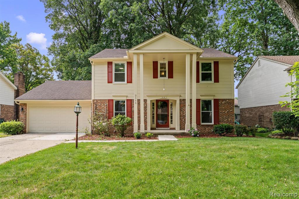 2118 E Rutgers Drive N, Troy, MI 48085