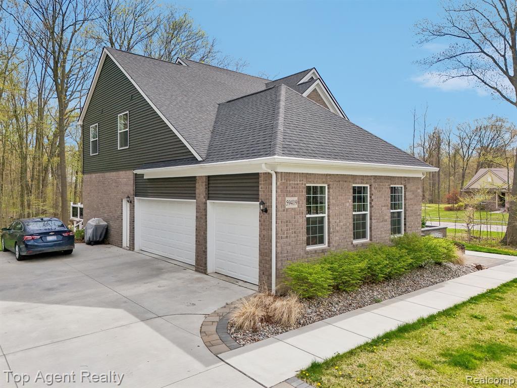 59419 DEER HAVEN Drive, South Lyon, MI 48178 — Photo 42