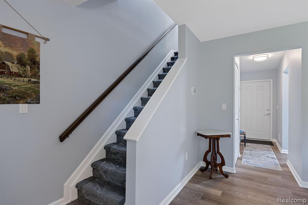 8387 LAKEVIEW Court, Ypsilanti, MI 48198 — Photo 3