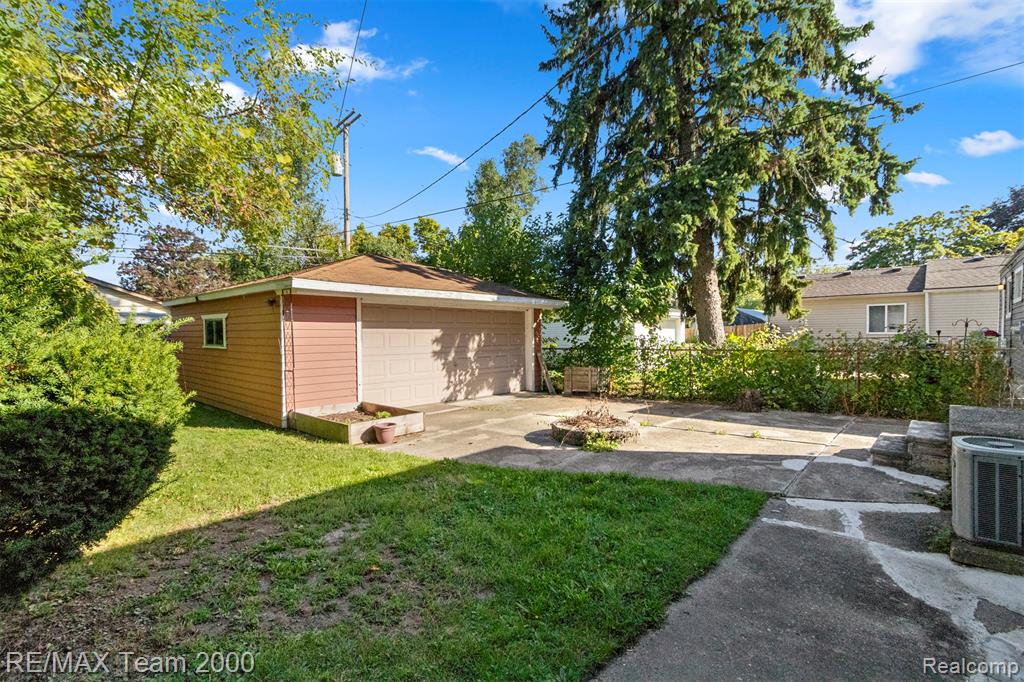 4479 Kingston Street, Dearborn Heights, MI 48125 — Photo 23
