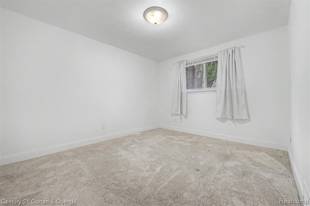8834 Dublin Way, Sterling Heights, MI 48314 — Photo 24