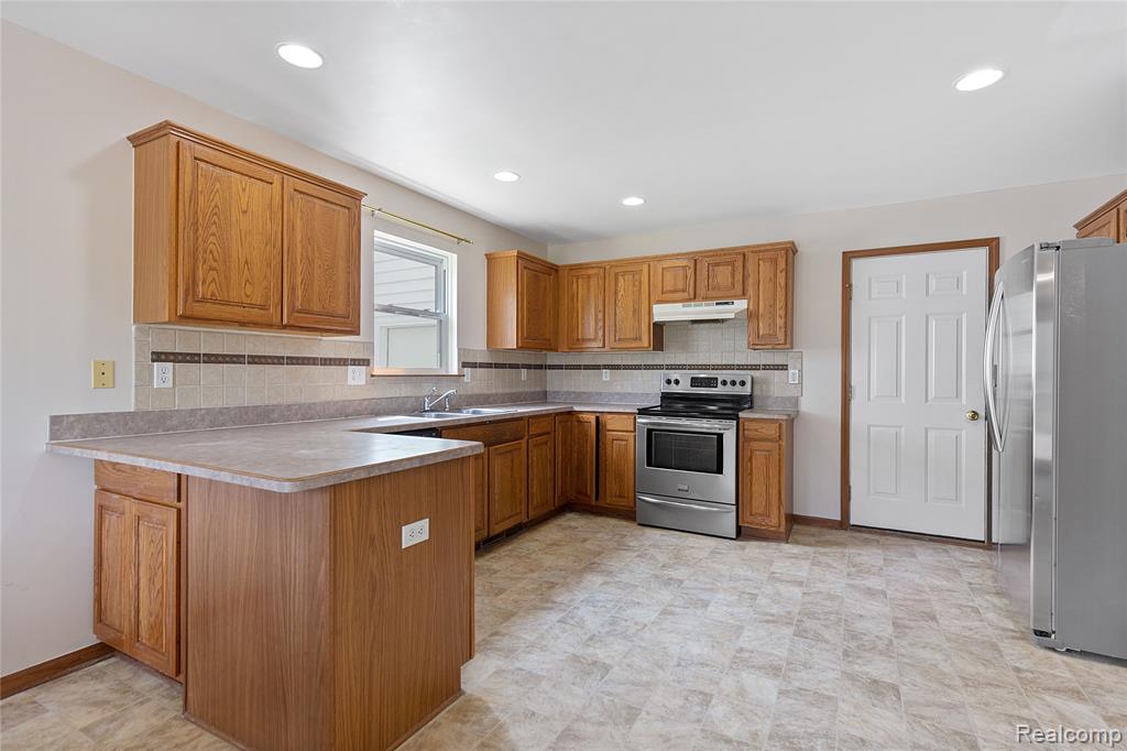 12172 Rynn Road, Emmett, MI 48022 — Photo 8