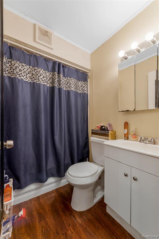 20913 Ridgemont Road, Harper Woods, MI 48225 — Photo 9