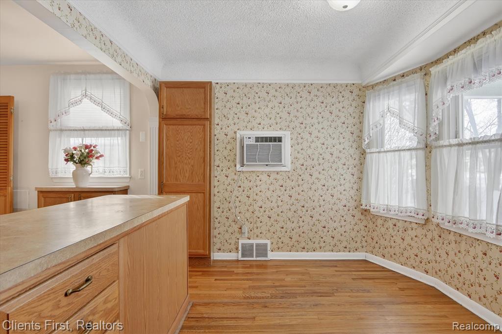 4403 Biddle Street, Wayne, MI 48184 — Photo 8
