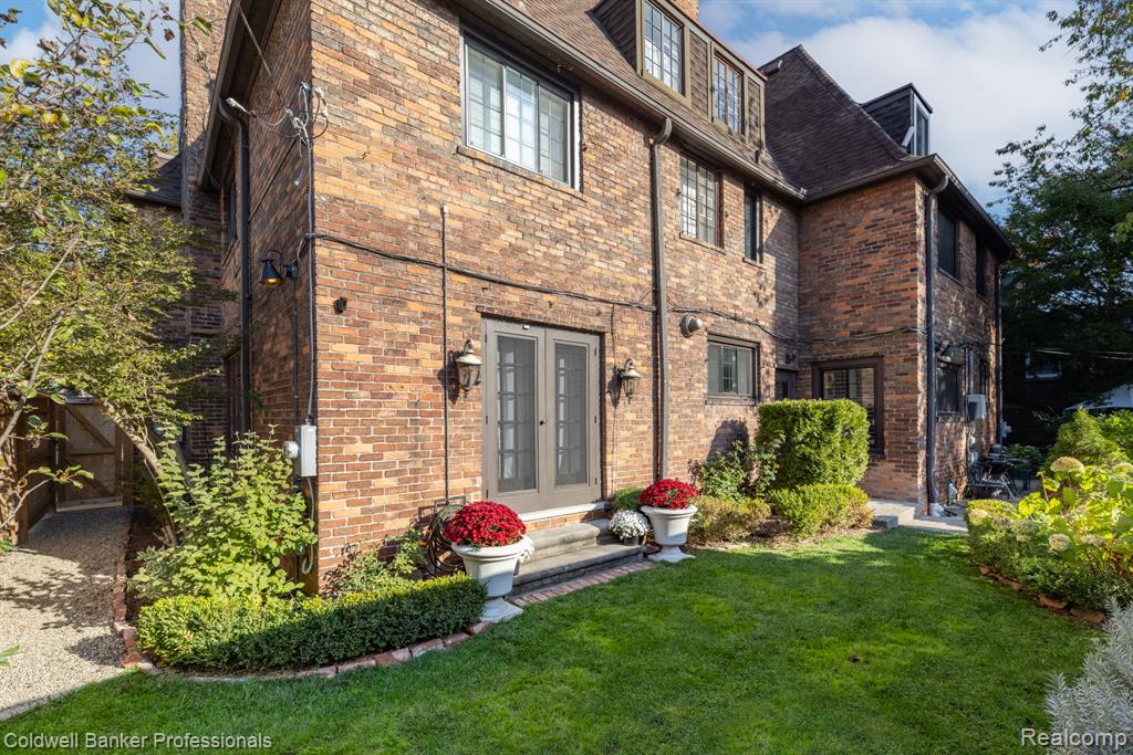 42 Cranford Lane, Grosse Pointe, MI 48230 — Photo 48