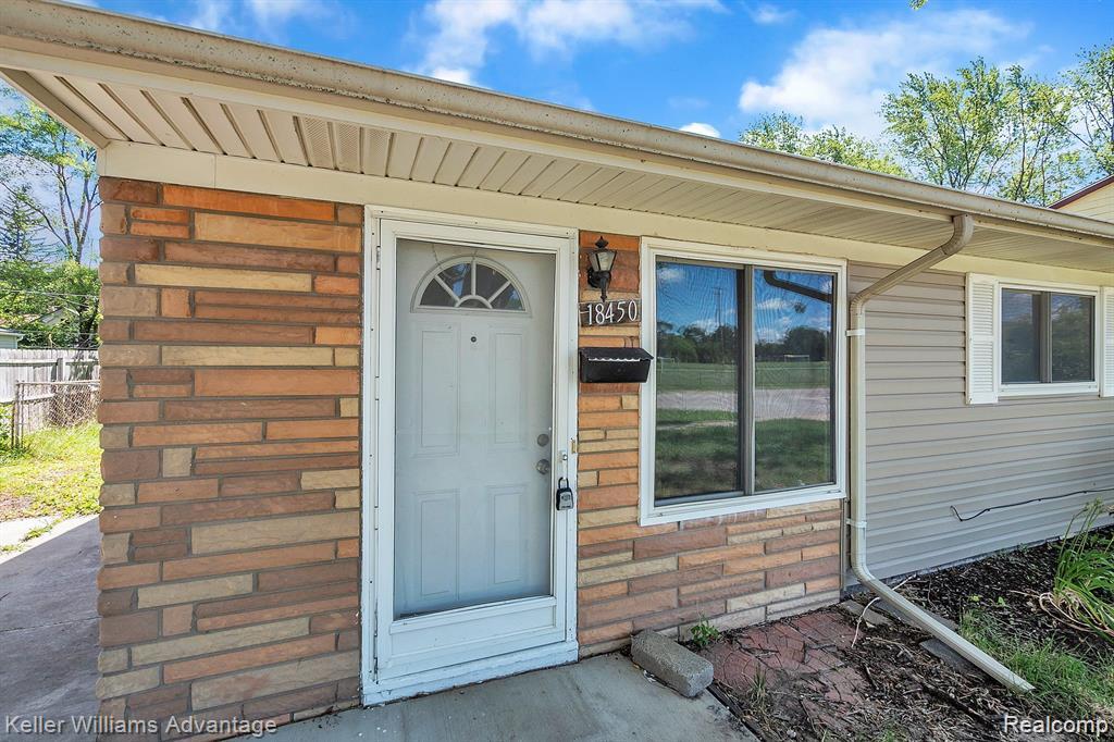 18450 Kinloch, Redford, MI 48240