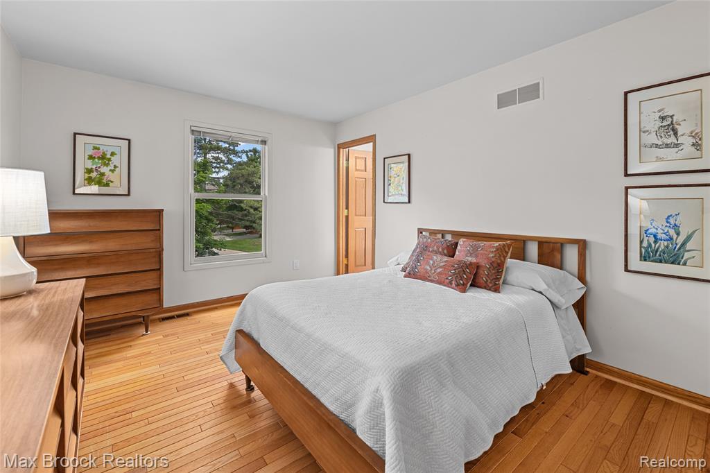 6452 Aspen Ridge Boulevard, West Bloomfield, MI — Photo 18