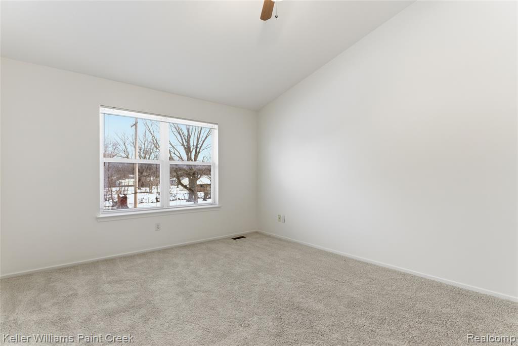 833 Huntclub Boulevard, Auburn Hills, MI 48326 — Photo 16
