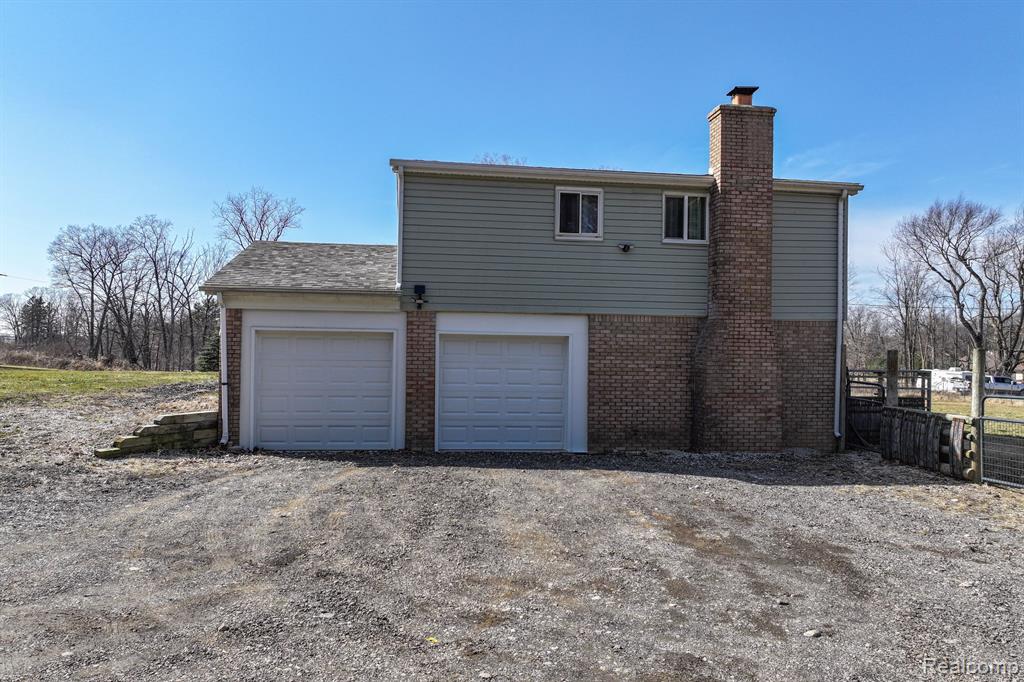5486 W LOWE Road, Fowlerville, MI 48836 — Photo 4