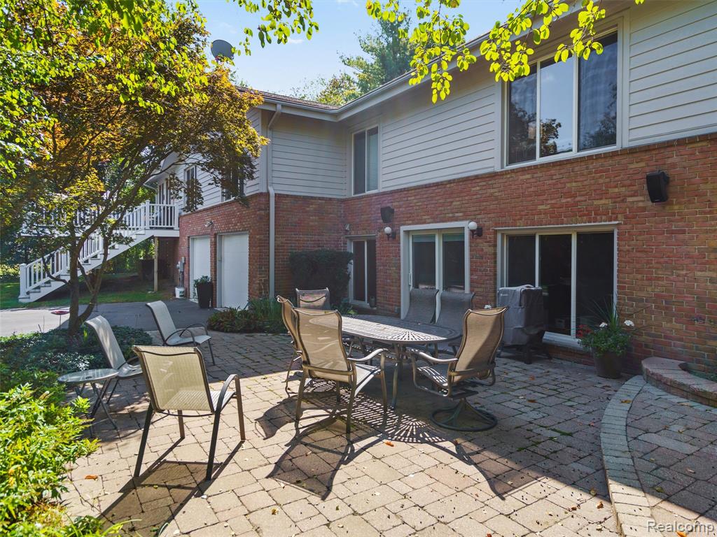 4351 Queens Way, Bloomfield Hills, MI 48304 — Photo 40
